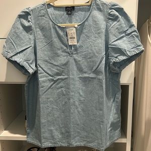 NWT-Women’s J Crew Factory puff sleeve keyhole top, chambray, small